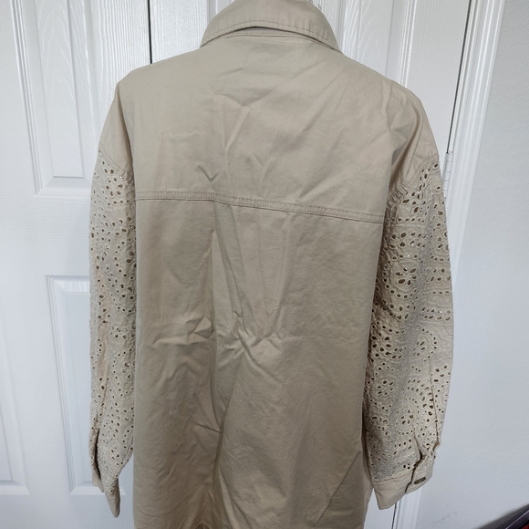 Maurices eyelet twill shacket size 2X - Picture 3 of 9